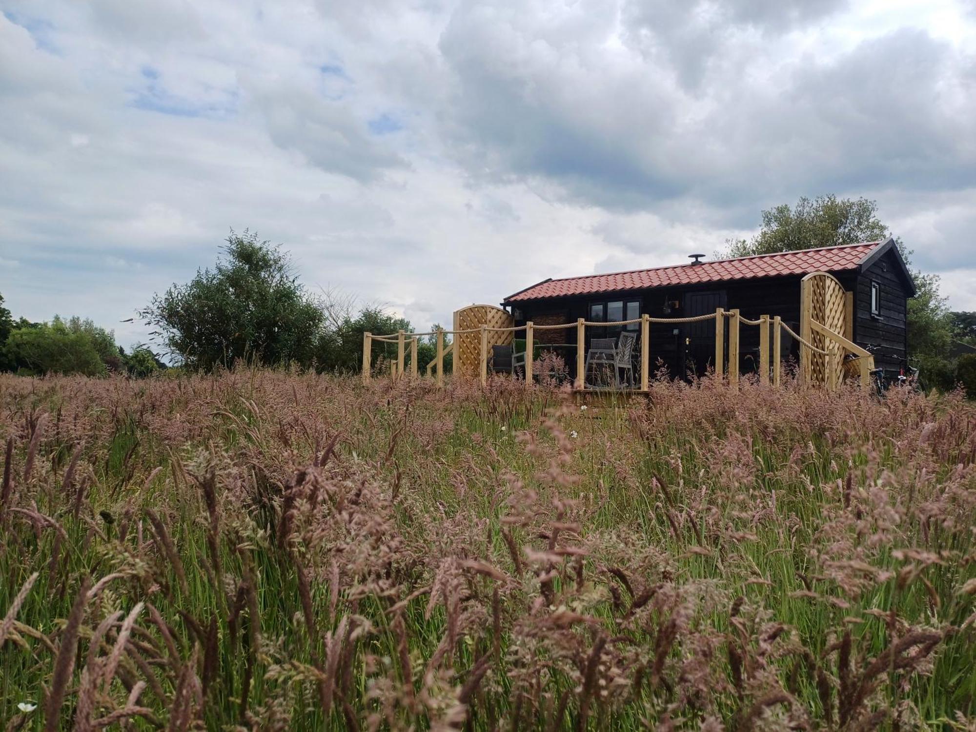 The Cabin Pakenham المظهر الخارجي الصورة